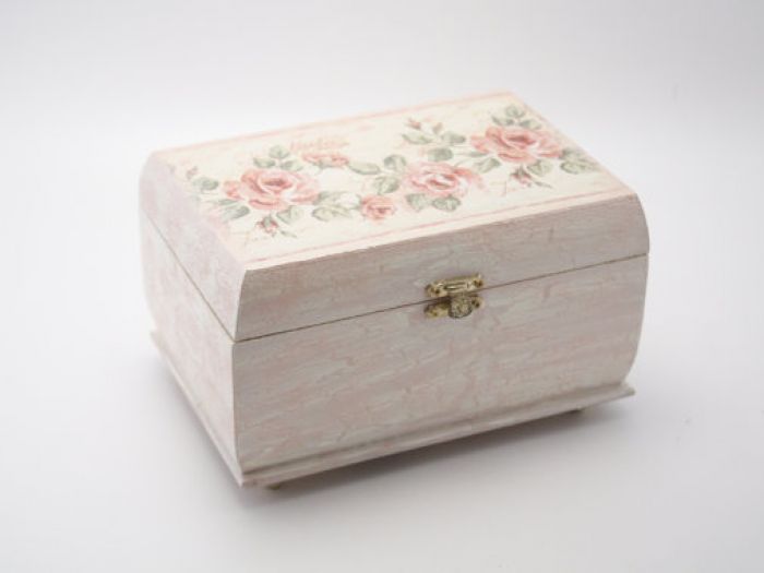 Wooden jewelry box